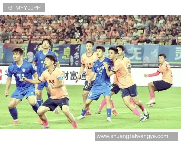 足球球星携手好友共谱绿茵场内外温情故事